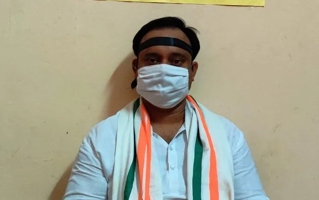 प्रदेश अध्यक्ष के रिहाई की मांग को लेकर घरों कांग्रेस नेताओं ने किया उपवास