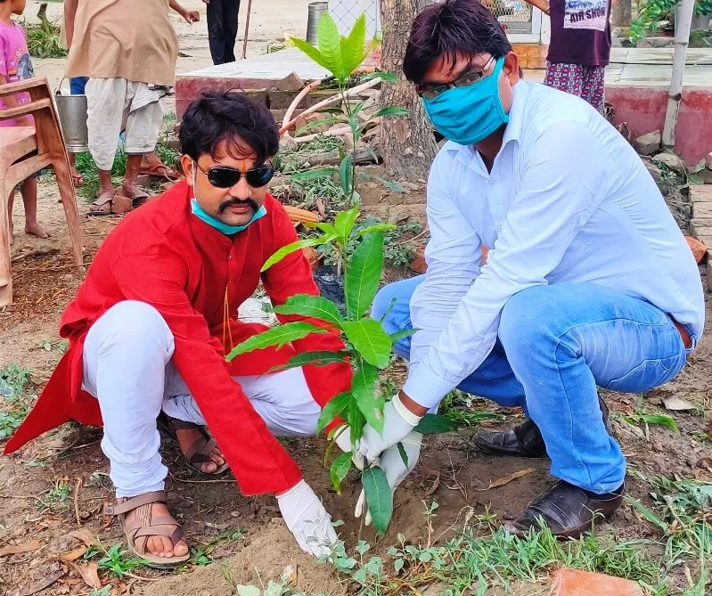 रोपे पौध, किया पर्यावरण बचाने का आह्वान