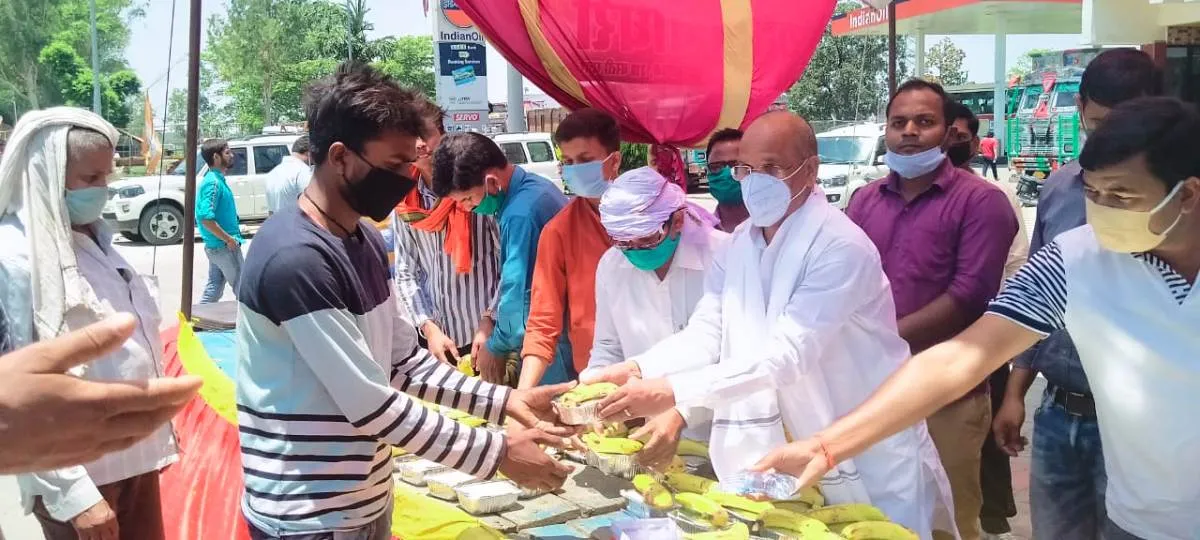 प्रवासी श्रमिकों में जारी है विधायक दयाराम चौधरी का सहयोग