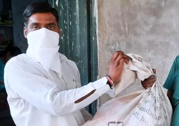 जरूरतमंद परिवारों में किया खाद्यान्न किट का वितरण