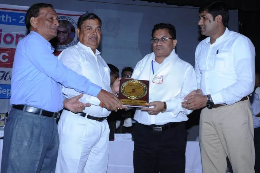 कोलकाता में सम्मानित हुए डा. वी.के. वर्मा