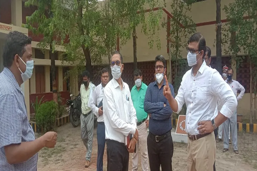 बस्ती: कोरोना मरीजों ने की शिकायत, कमिश्नर से बोले- इतना इंतजाम आपके आने पर हुआ