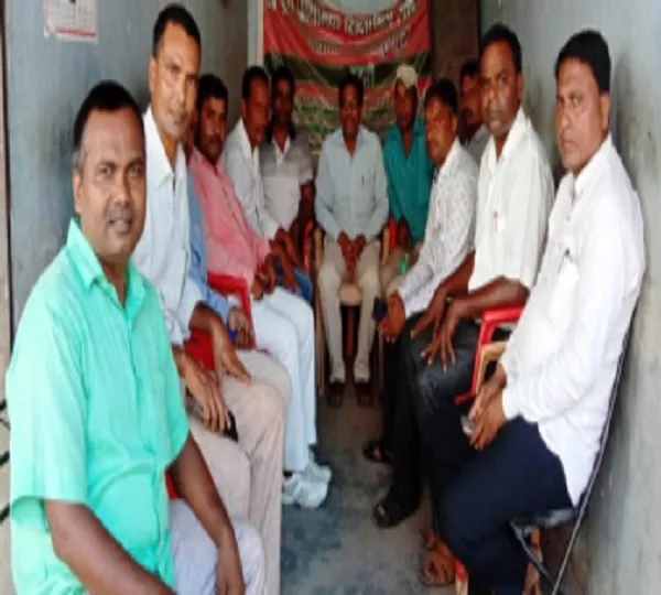 Siksha Mitra बोले – समान कार्य के लिए मिले समान वेतन