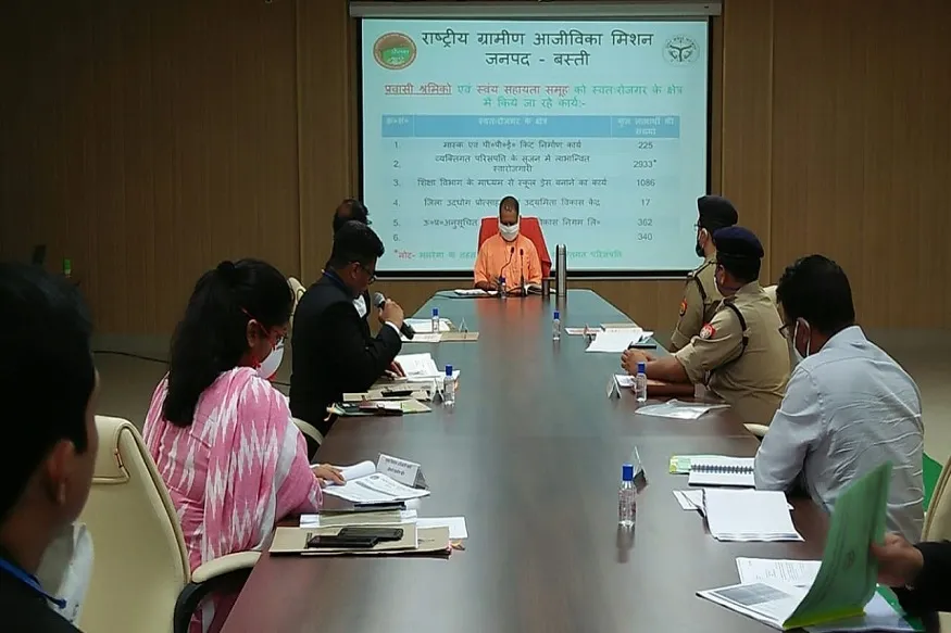 बस्ती में CM ने दिये यह खास निर्देश, राशन कार्ड्स पर कही बड़ी बात