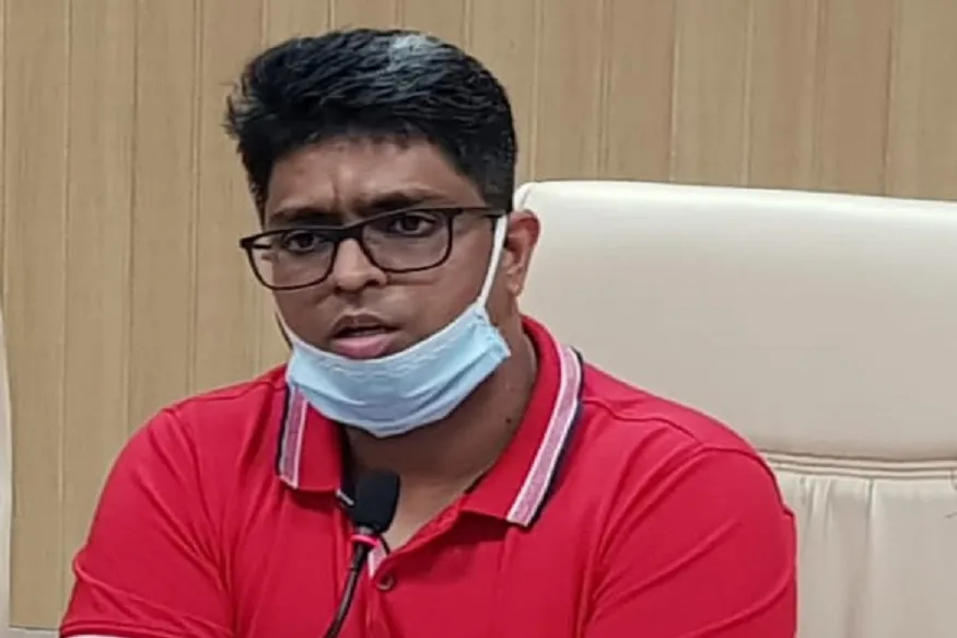 बस्ती: 50 नये कोरोना केस पर डीएम आशुतोष निरंजन बोले- घबराने की जरूरत नहीं