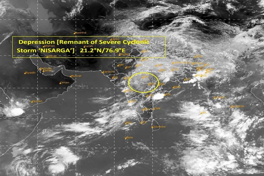 चक्रवाती तूफान निसर्ग के बाद का असर: अगले 24 घंटों में भारी वर्षा की आशंका