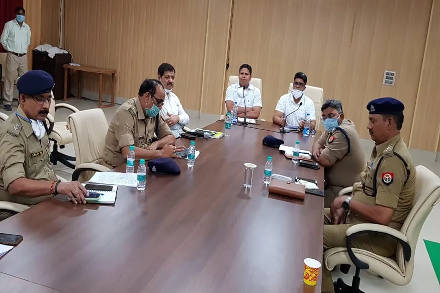 Unlock 1: दुकान खोलने में नहीं मानी बस्ती पुलिस की ये बातें तो होगी कार्रवाई