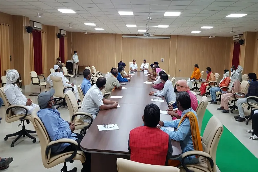 Unlock 1: बस्ती में धार्मिक स्थल, रेस्टोरेंट और ढाबों के लिये खास गाइडलाइन्स जारी