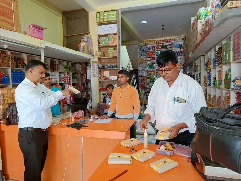 Siddharth Nagar: दीपावली के मद्देनजर खाद्य सामग्रियों की जांच शुरू