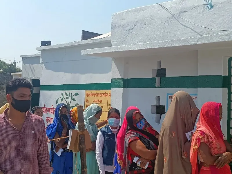 Basti Election 2022: मतदान के बाद सक्रिय हुए चुनावी पंडित, प्रत्याशियों ने मिटाई थकान, लिया बूथों की जानकारी