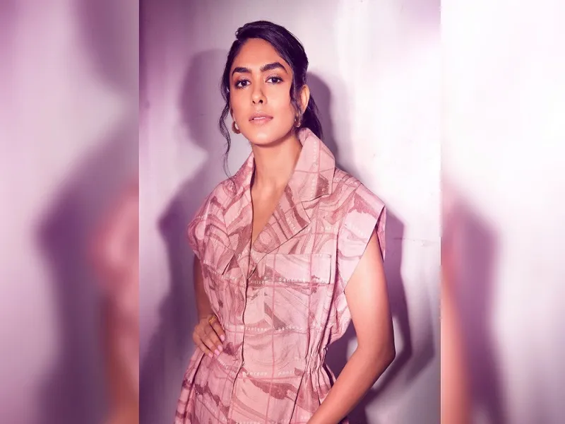 सीता रामम पर काम करने से मुझे एक नई भाषा समझने में मदद मिली: मृणाल ठाकुर