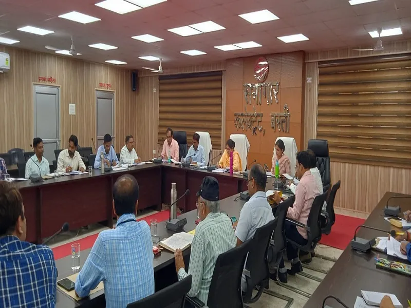 Basti में DM Priyanka Niranjan ने पर्यटन पर दिया जोर, मखौड़ा धाम पर दिया खास निर्देश