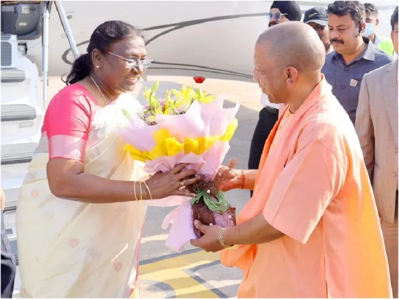लखनऊ पहुंची एनडीए राष्ट्रपति पद की प्रत्याशी द्रोपदी मुर्मू