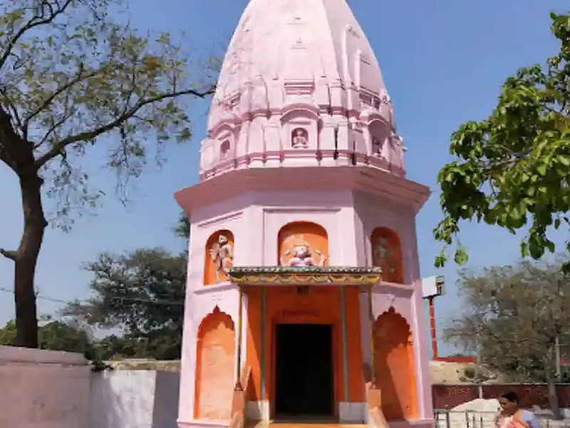 Basti में DM Priyanka Niranjan ने पर्यटन पर दिया जोर, मखौड़ा धाम पर दिया खास निर्देश