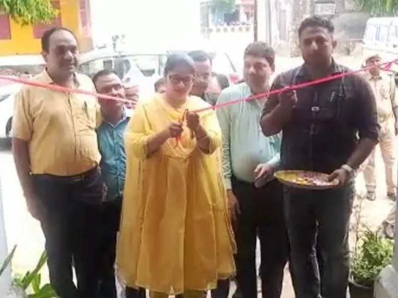 डीएम ने किया रोटरी क्लब बस्ती मिडटाउन के रक्तदान शिविर का उद्घाटन