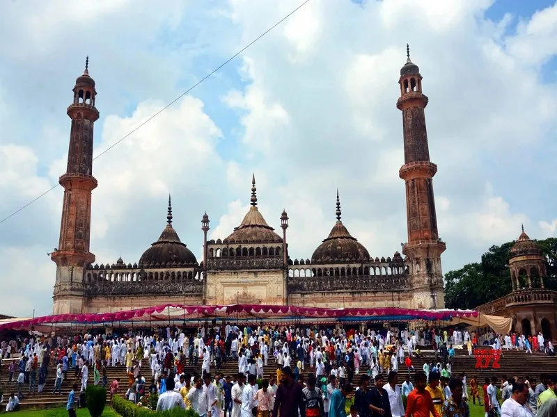 Lucknow News: ईद-उल-अजहारू नवाबी नगरी में लोगों ने धूमधाम से मनाया त्यौहार, चिड़ियाघर, रिवर फ्रंट व 1090 चैराहे से लेकर पार्को में दिखी रौनक