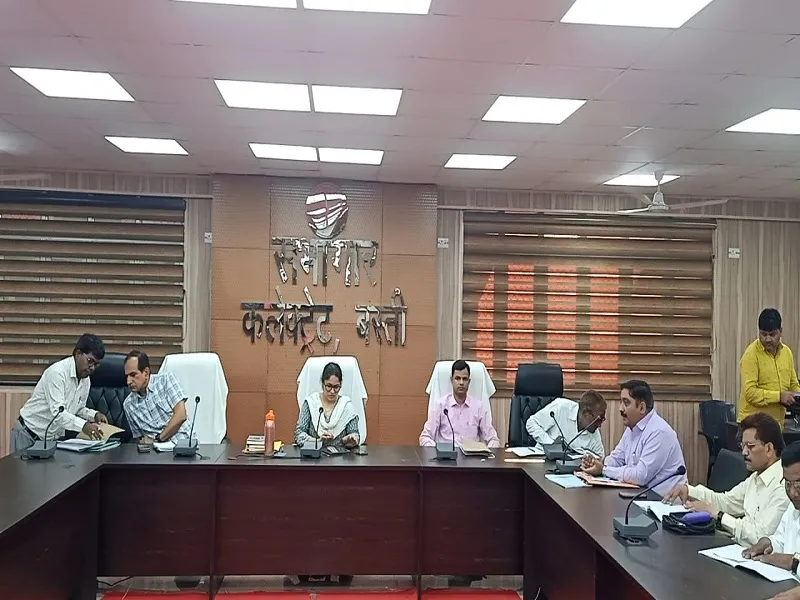  Basti News: कड़ी निगरानी में होगी बीएड संयुक्त प्रवेश परीक्षा, डीएम ने दिए निर्देश