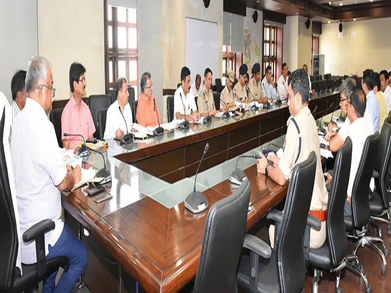 लखनऊ की ट्रैफिक व्यवस्था को सुदृढ़ बनाने पर जोर