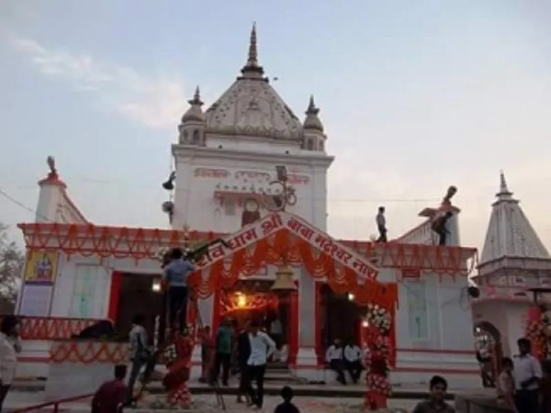 भद्रेश्वरनाथ धाम में खोया-पाया शिविर लगाकर बिछड़ों को मिलाया