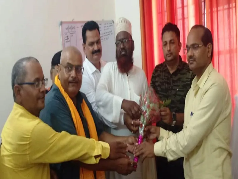 Basti News: बीएसए से मिला शिक्षक संघं का प्रतिनिधि मण्डल