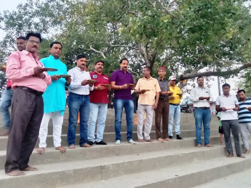 Basti News: दीप दान के साथ मनाया गया गंगा दशहरा