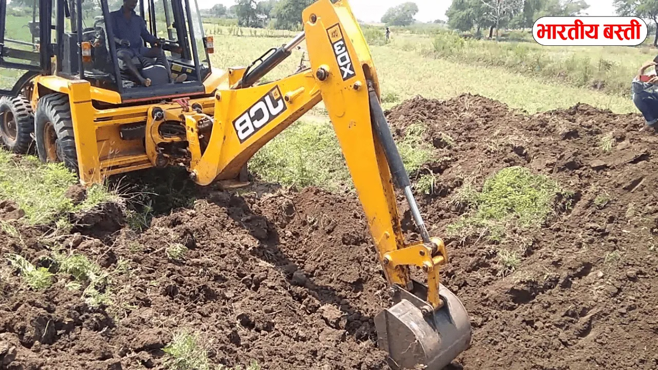 यूपी के इन गाँव में योजनाओं को लेकर समीक्षा, JCB से काम नहीं करवाये प्रधान