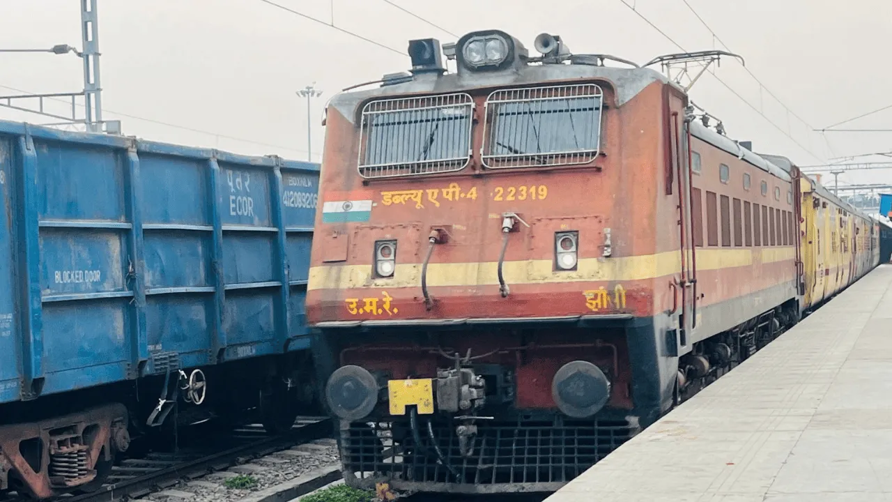 यूपी में महँगा हुआ ट्रेन का सफर! देखें कितना बढ़ा किराया