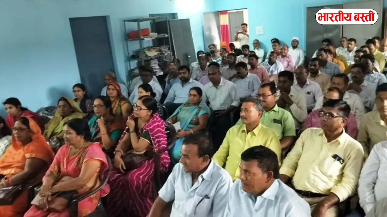 UP शिक्षक संघ का बड़ा ऐलान, 1 नवंबर को सीएम को सौंपा जाएगा ज्ञापन