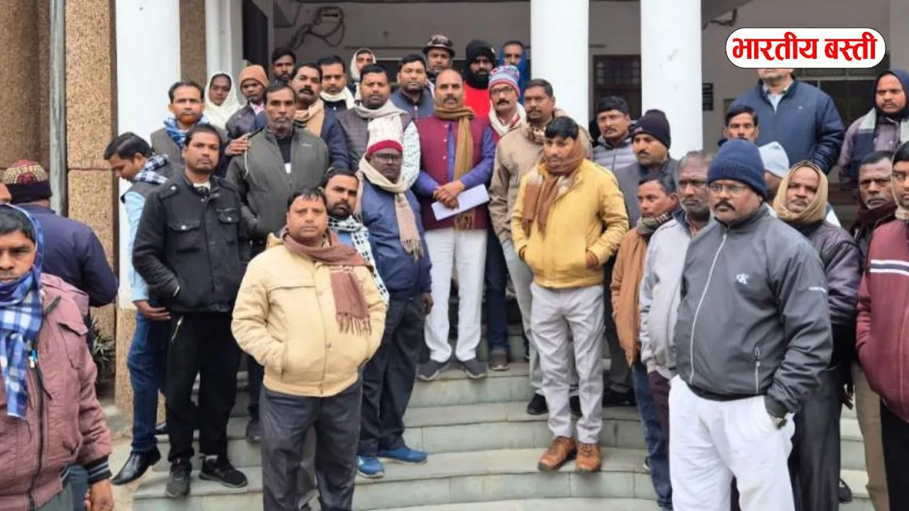 बस्ती में सफाई कर्मचारियों का उत्पीड़न: जिलाधिकारी को सौंपा ज्ञापन, कार्रवाई की मांग
