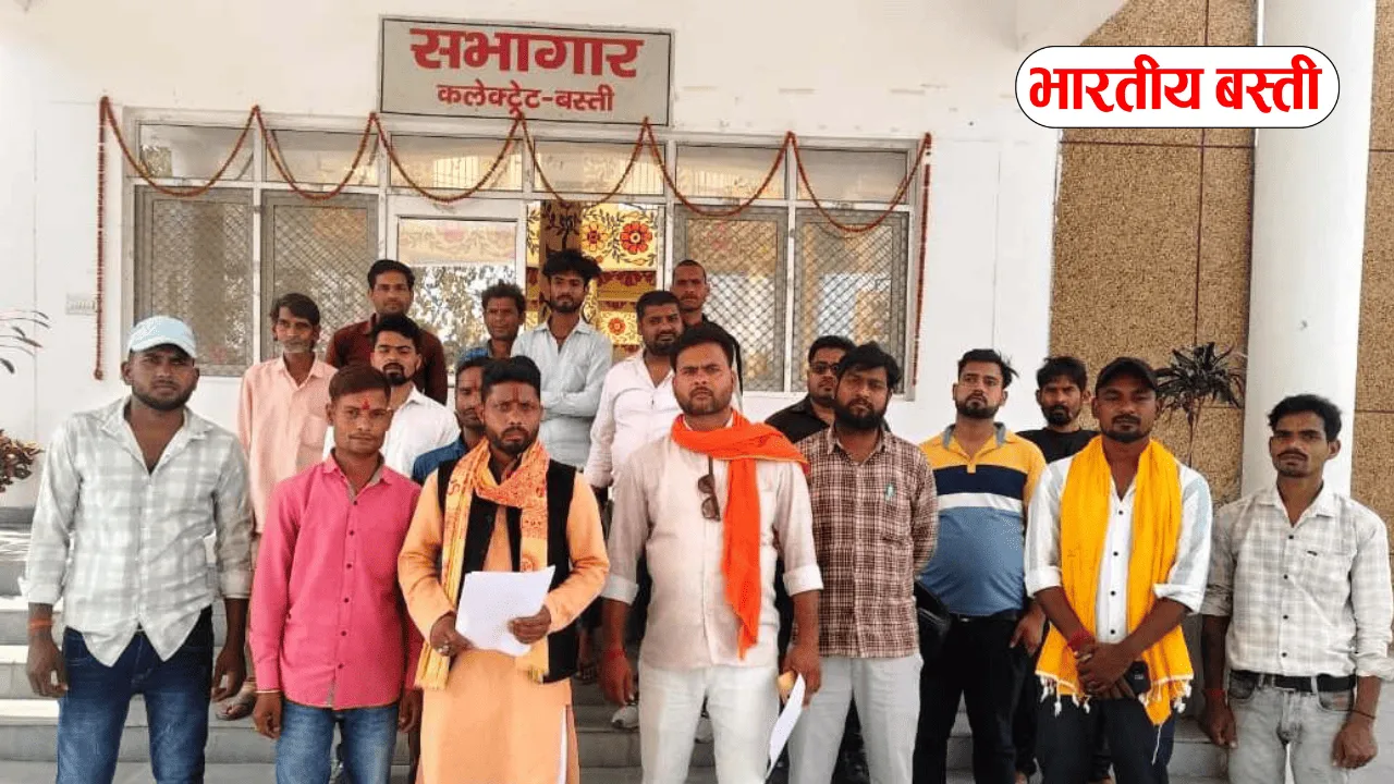 Basti News: काली माता मंदिर पर एलईडी सोलर लाईट लगाने की मांगः सौंपा ज्ञापन