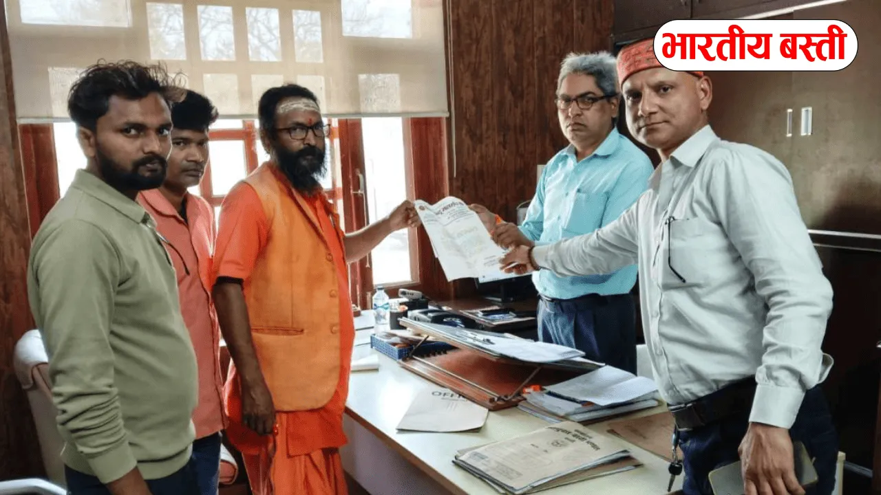 बस्ती में लेखपाल पर अवैध कब्जा कराने का आरोप, मण्डलायुक्त से जांच और कार्रवाई की मांग