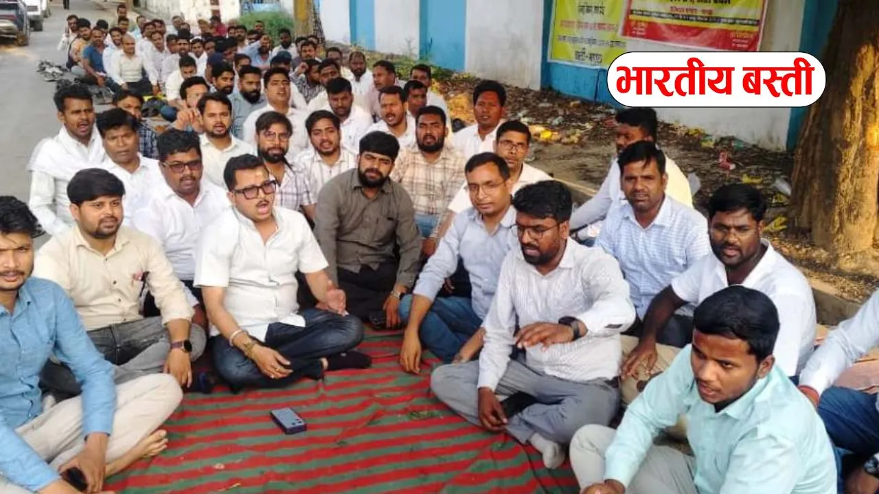 बस्ती में मजदूर दिवस पर इंजीनियरों का धरना, डीएम को सौंपा ज्ञापन
