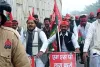 किसान यात्रा साईकिल रैली निकालकर समाजवादी पार्टी ने किया प्रदर्शन