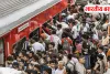 UP में होली के दौरान ट्रेनों में बढ़ी भीड़, यात्रियों को करना पड़ा परेशानी भरा सफर