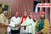 बस्ती में निषाद पार्टी का प्रदर्शन, पुलिस पर अभद्रता और उत्पीड़न के आरोप