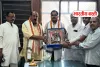 बस्ती के प्रभात सिंह का BPSC में चयन, जिला योजना अधिकारी पद पर सफलता मिलने पर व्यापारियों ने किया सम्मानित