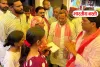 बस्ती में लक्ष्मण निषाद हत्याकांड पर सपा का बड़ा कदम, महेंद्र नाथ यादव ने परिवार को दी 1 लाख की सहायता