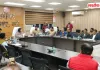 बस्ती DM ने अधिकारियों को चेताया, आईजीआरएस शिकायतों में ढिलाई बर्दाश्त नहीं