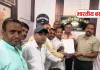 बीएसए से मिला शिक्षा मित्रों का प्रतिनिधिमण्डलःस्थानान्तरण समायोजन की मांग