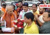 सांसद रत्न पुरस्कार लेकर बस्ती पहुंचे जगदम्बिका पाल, मुरादीपुर में हुआ जोरदार स्वागत