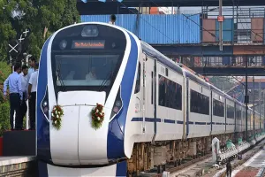 Vande Bharat Gkp To Lko Schedule: गोरखपुर से लखनऊ वंदे भारत का आधिकारिक शेड्यूल हुआ जारी, जानें ट्रेन की बस्ती क्या है टाइमिंग