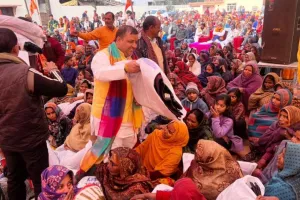 Basti News: भाजपा नेता रमाकान्त ने भण्डारे के साथ किया जरूरतमंदों में कम्बल का वितरण