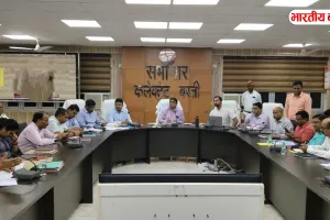 डीएम रवीश गुप्ता ने अधिकारियों को दी सख्त चेतावनी, आईजीआरएस शिकायतों के गुणवत्तापूर्ण निस्तारण में लापरवाही बर्दाश्त नहीं