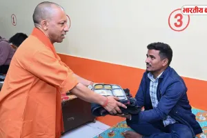 शीतलहरी के बीच रैन बसेरों का निरीक्षण, सीएम योगी ने दिए जरूरी निर्देश