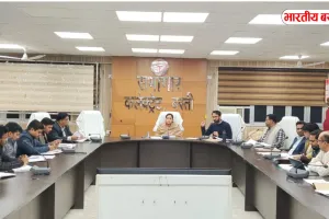 बस्ती में DM का एक्शन मोड: सड़क हादसों, योजनाओं और निर्माण कार्यों पर सख्ती