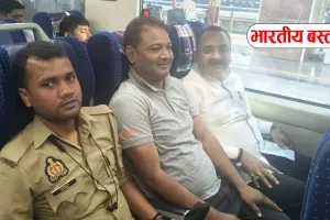 बस्ती से लखनऊ ट्रेन यात्रा कर पूर्व विधायक संजय प्रताप जायसवाल ने दिया संदेश