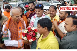 सांसद रत्न पुरस्कार लेकर बस्ती पहुंचे जगदम्बिका पाल, मुरादीपुर में हुआ जोरदार स्वागत