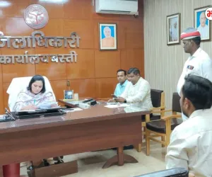 बस्ती की नई डीएम कृत्तिका ज्योत्सना एक्शन में, बोलीं, बिना समाधान फाइल बंद नहीं होगी