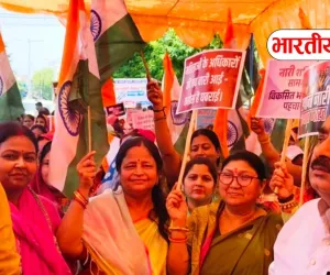 Basti News: सपा सांसद आवास घेराव में गरजीं भाजपा महिला कार्यकर्ता, महिला सम्मान के मुद्दे पर विपक्ष को घेरा
