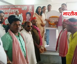 'छोटे लोहिया' जनेश्वर मिश्र की जयंती पर सपा ने किया याद, बोले- आखिरी सांस तक रहे समाजवादी